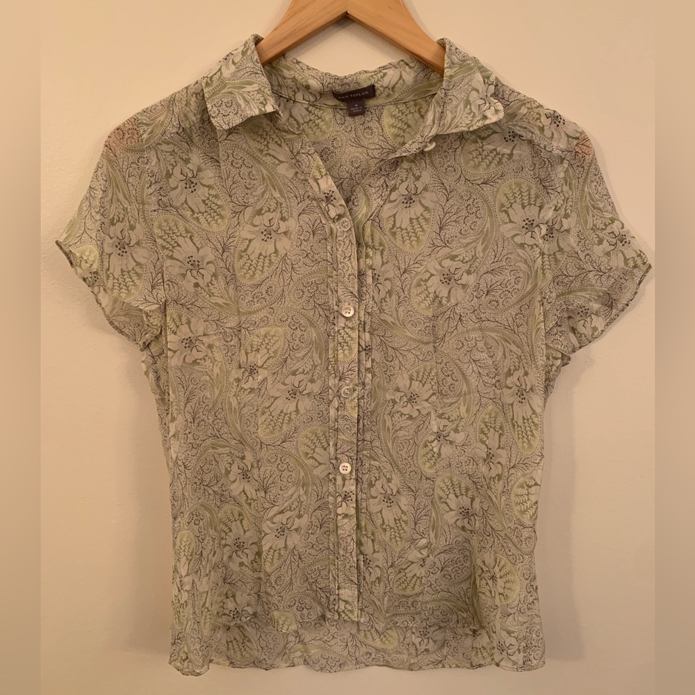 Ann Taylor Light Green Paisley Button-up Top